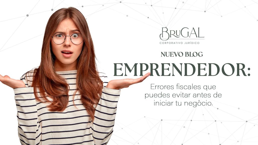 Emprendedor revisando su situación y régimen fiscal para evitar errores ante el SAT al iniciar un negocio.